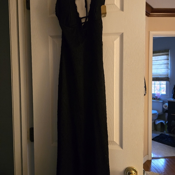 Windsor Lane Halter Strappy Lace Formal Mermaid Dress - Picture 9 of 15